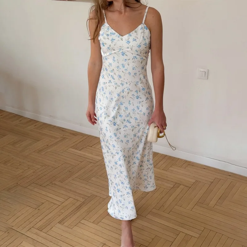 

Tsiisd Elegant Satin Women's Floral Dress V Neck Slim Romantic Preppy Drapey Summer Beach Vacation Party Women's Fashion Dresses