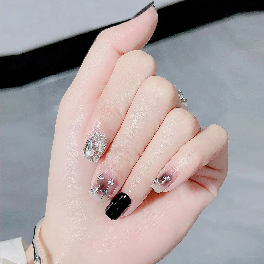 Short Wearable Nail Enhancement Sweet Cool Dark Star Zircon Black and White Women False Nail Removable Nail Patch