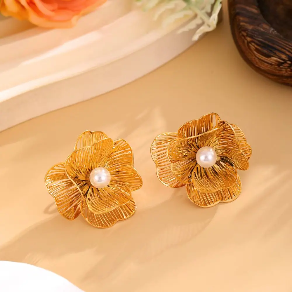 Fashionable stainless steel double-layer petal pearl earrings, noble, elegant gold/steel color