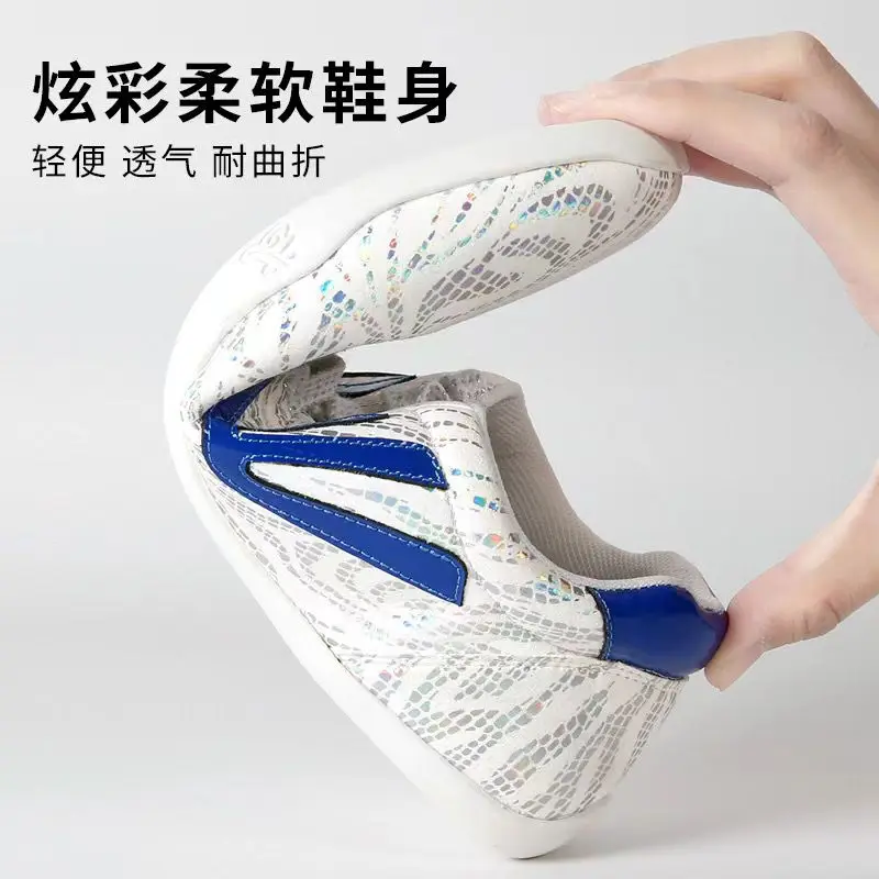 أحذية الكبار حجم كبير الكونغ فو فنون الدفاع عن النفس تاي تشي التايكوندو فنون الدفاع عن النفس الكاراتيه أحذية رياضية كبيرة الحجم