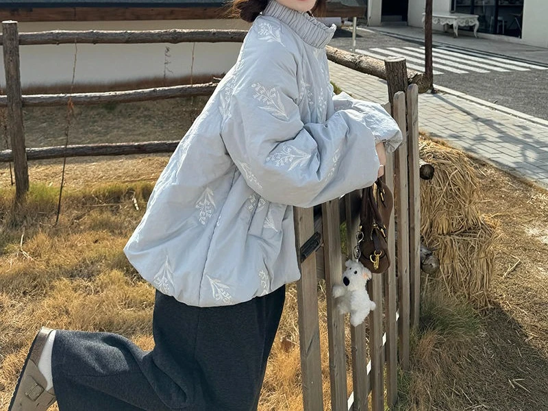 Sweet Single Breasted Cotton Jacket for Women in Winter 2025 New High-end and Thickened Warm Cotton Jacket