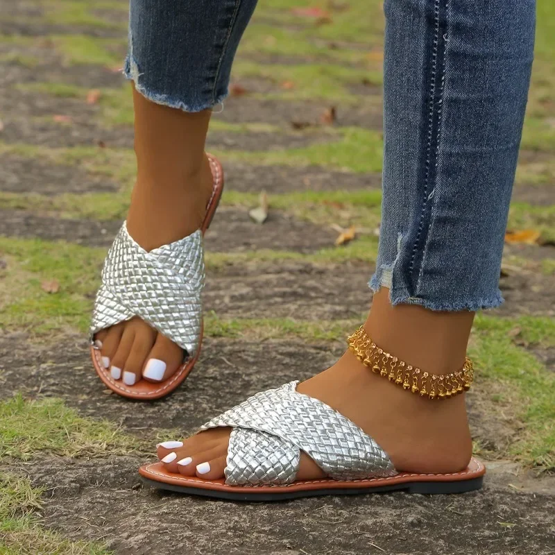 2025 رائجة البيع أحذية نسائية اللمحة تو المرأة النعال موضة حجم كبير النعال اليومية المرأة الصيف جولة تو نعال مسطحة