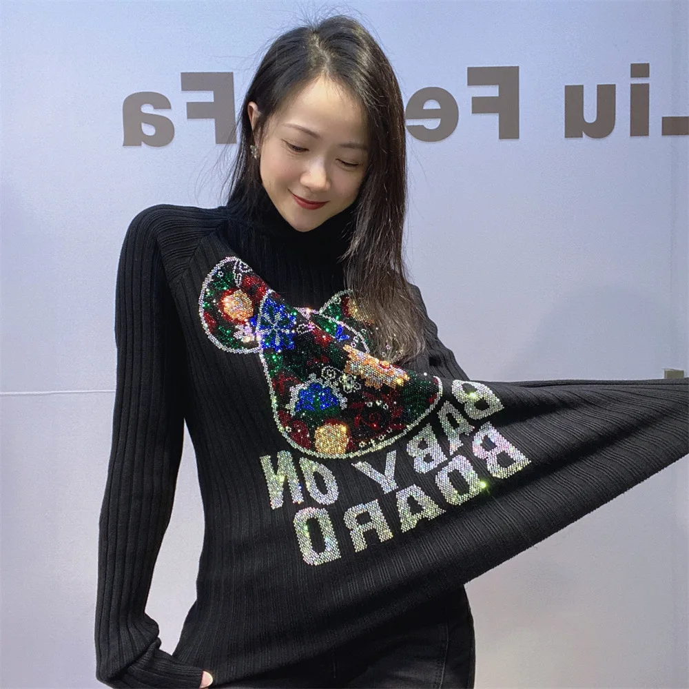 Sweter z cekinami, z motywem misia z kreskówki, dzianinowy, z golfem, elastyczny, damski, na jesień i zimę, jako bielizna lub odzież codzienna.