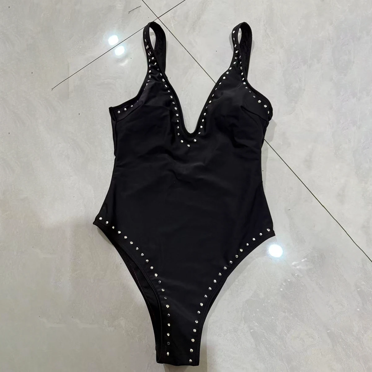 Push Up 2026 Sexy Women One Piece Swimsuit Female Dot Swimwear Biquini Monokini Swimming Suit V-Neck Bathing Suit Beachwear view 5