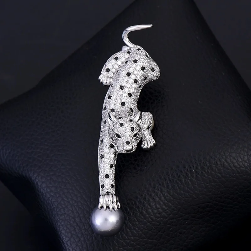 Zlxgirl luxury brand men's leopard animal brooches jewelry perfect cubic zircon brooch and pendant copper jewelry men hijab pins