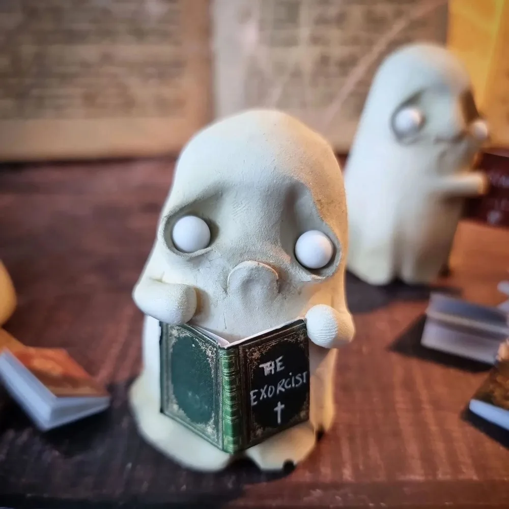 

Halloween Horror Ghost Reading Book Resin Ornaments Funny Cute Little White Ghost Accessories Halloween Party Desktop Supplies