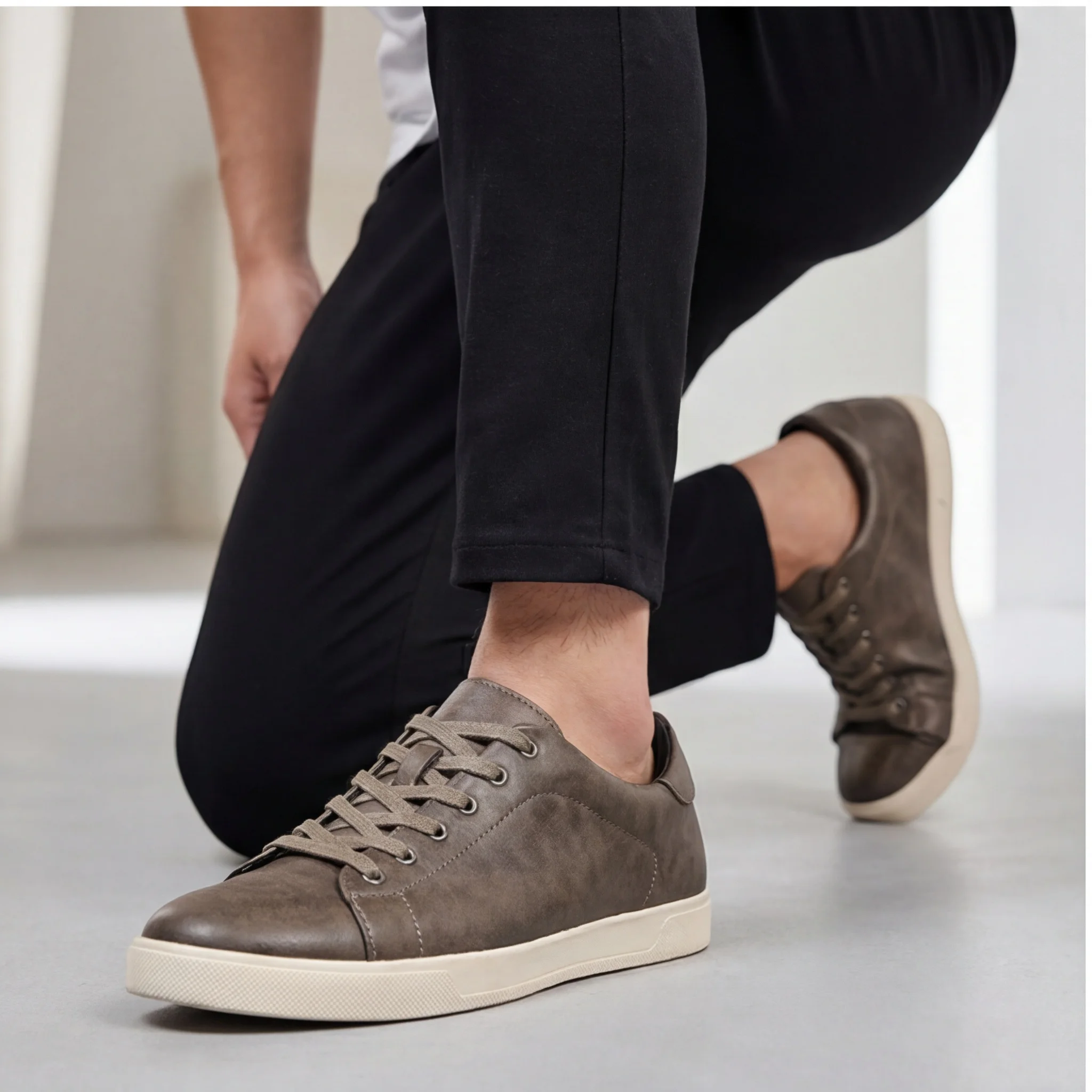 Men's Sneakers And Casual Shoes Six-Eyelet Lacing Shoes For Man Casual Wear Man Shoes Tonal Toe Overlay Padded Collar