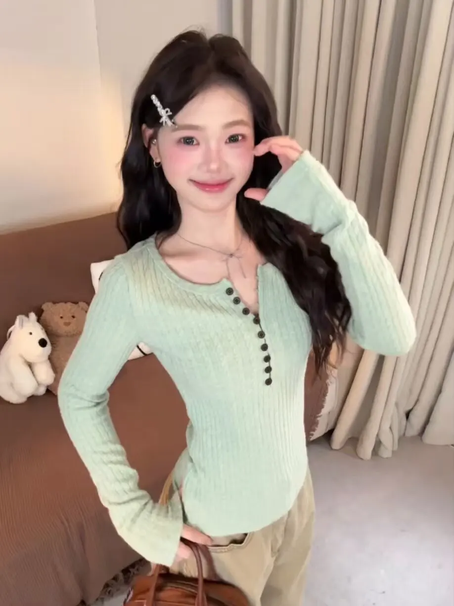 

Mint een Knitted Sweater Women's V-Ne Long Sve Slim Fit Inner Wear Base Layer Top Korean Sle Button Detail