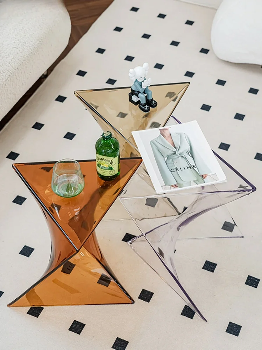 مصمم الإنترنت المشاهير أريكة جانبية صغيرة الزاوية طاولة القهوة الإبداعية طاولة السرير البلاستيكية الشفافة