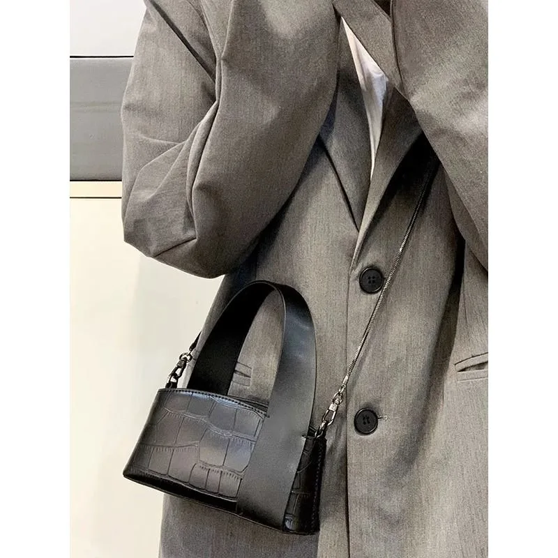 

Bag Women's New Fashion Crocodile Pattern Portable Iron Bag Niche Design Mini Chain Shoulder Messenger Bag Exquisite Leisure