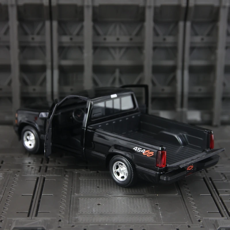 Maisto 1:24 Simulationsmodell Chevrolet 454 SS Pickup, Offroad-Fahrzeug aus Legierung, reich an Details, fein gearbeitet, gute Qualität.