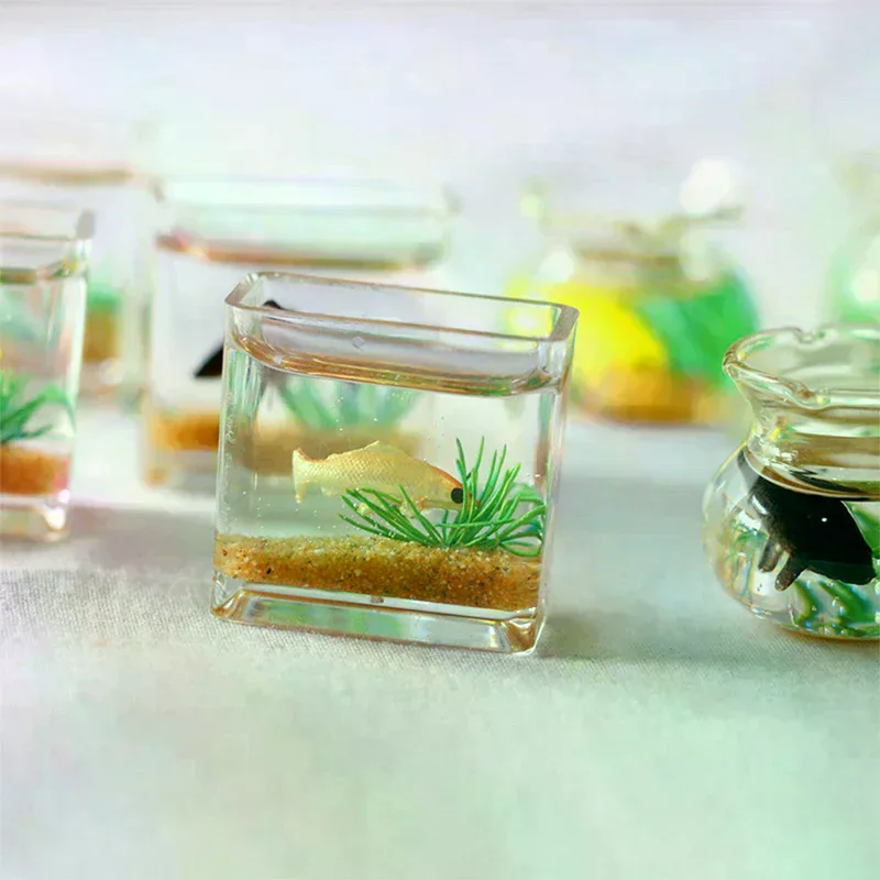 1Pc Mini Fish Tank Random Color Miniature Model Fish Carp Simulation Animals Toys DIY Decor Fish Figurines Home Decor Ornament