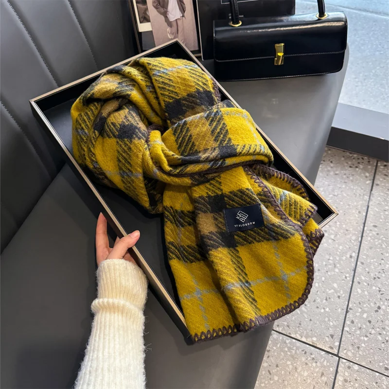 New Retro Plaid high-fashion Scarf Women\'s Winter Soft Keep Warm All-Matching Couple Scarf Student daily Large Size Trendy Shawl