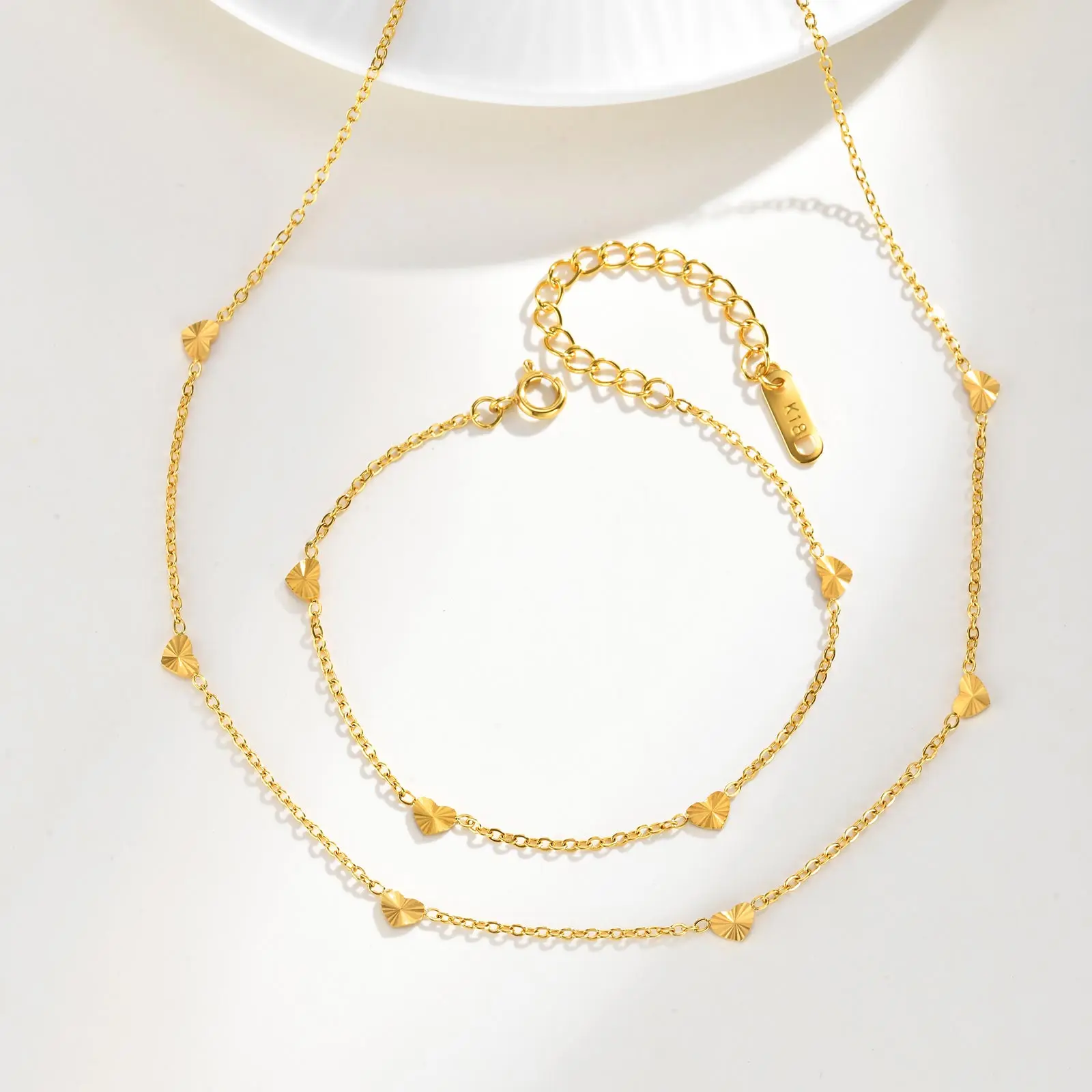 سوار على شكل قلب بسيط للنساء والفتيات، أساور سلسلة من الفولاذ المقاوم للصدأ باللون الذهبي، هدية مجوهرات عصرية لحفلات الزفاف