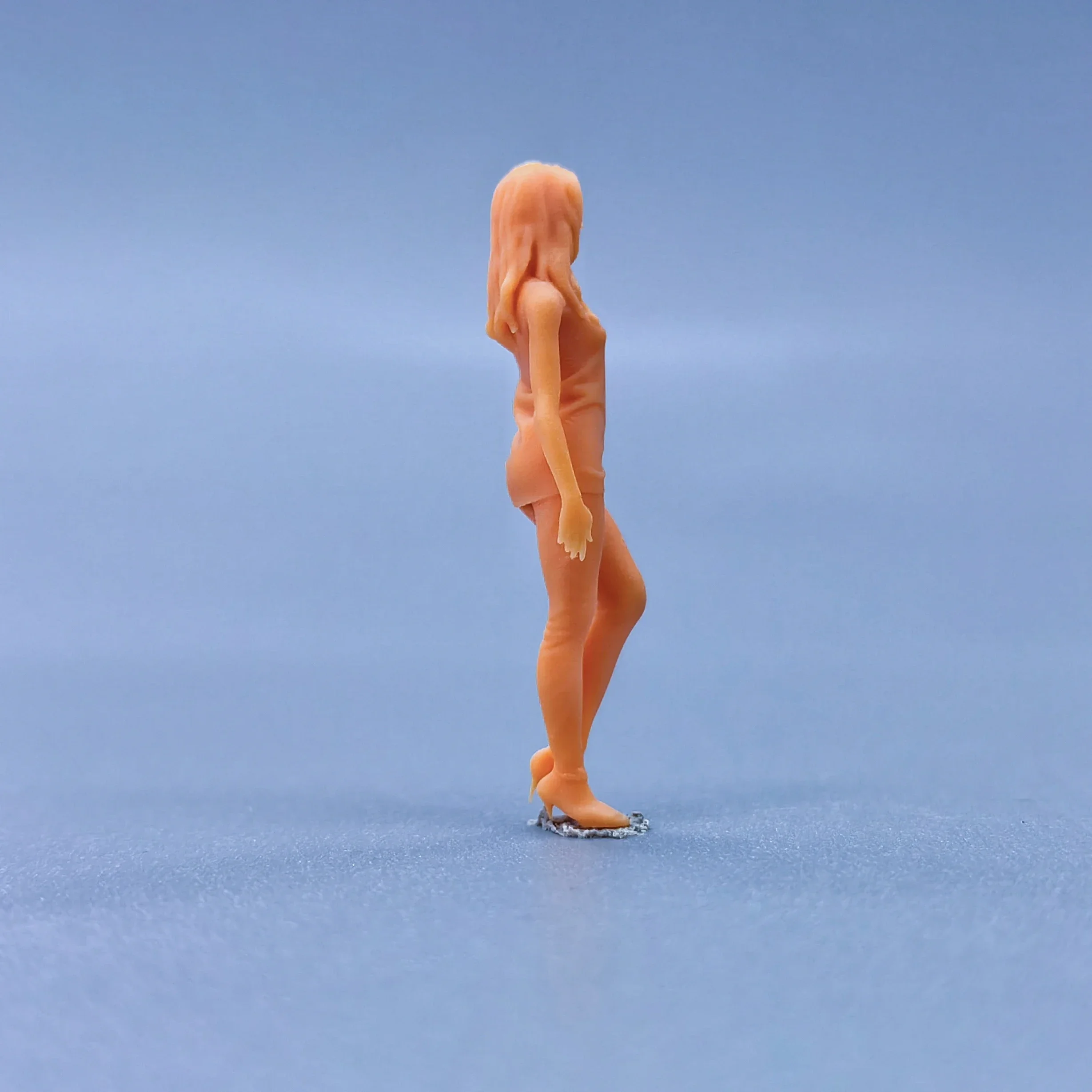 1/64 1/43 Figuren im Maßstab 1:64, Kunstharz, weiblich, stehend, mit hohen Absätzen, ungemalte Miniaturen, Diorama, handbemalt, L136