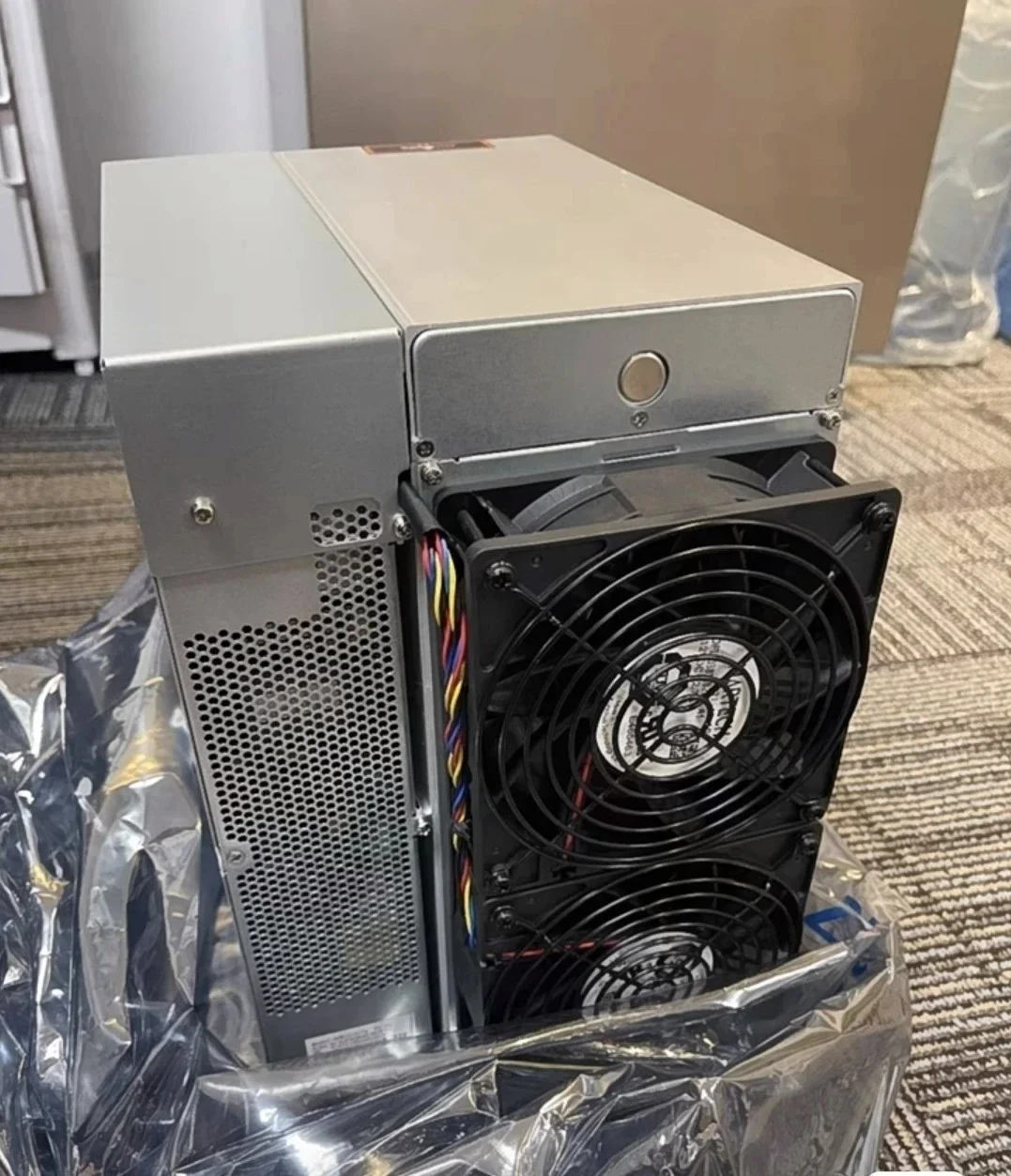 Bitmain Antminer L7 9050M 9050MH/s usado en stock Scrypt ASIC Miner 3425W LTC/DOGE Litecoin Dogecoin Miner envío gratis