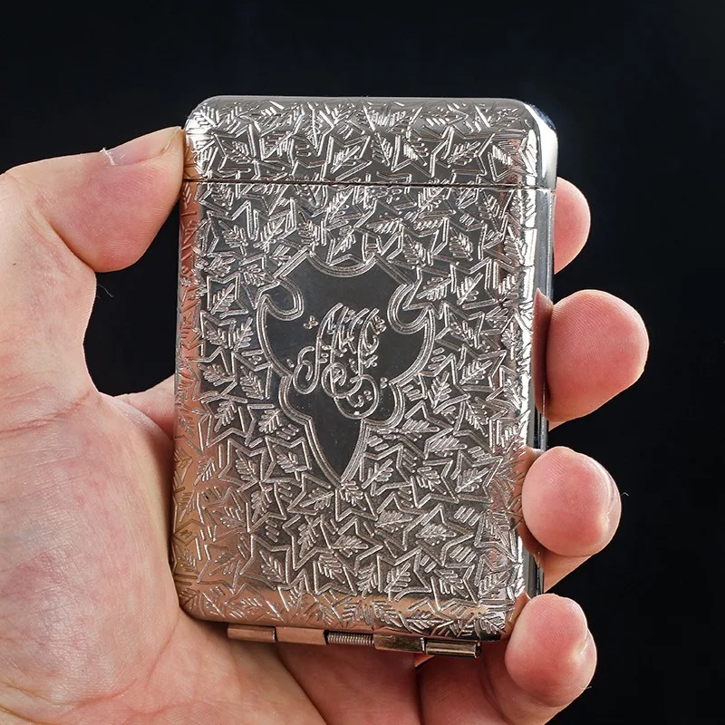 

Retro Metal Cigarette Case, 16 Capacity 3D Embossed Pattern Vintage Style Box, Personalized Nostalgic Gift for Men & Collectors