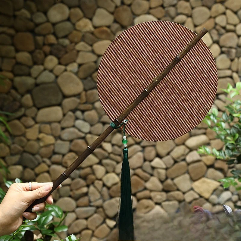Éventail rond pliable en bambou fait main, portable et rotatif, avec pompon, pour la danse et la décoration intérieure.