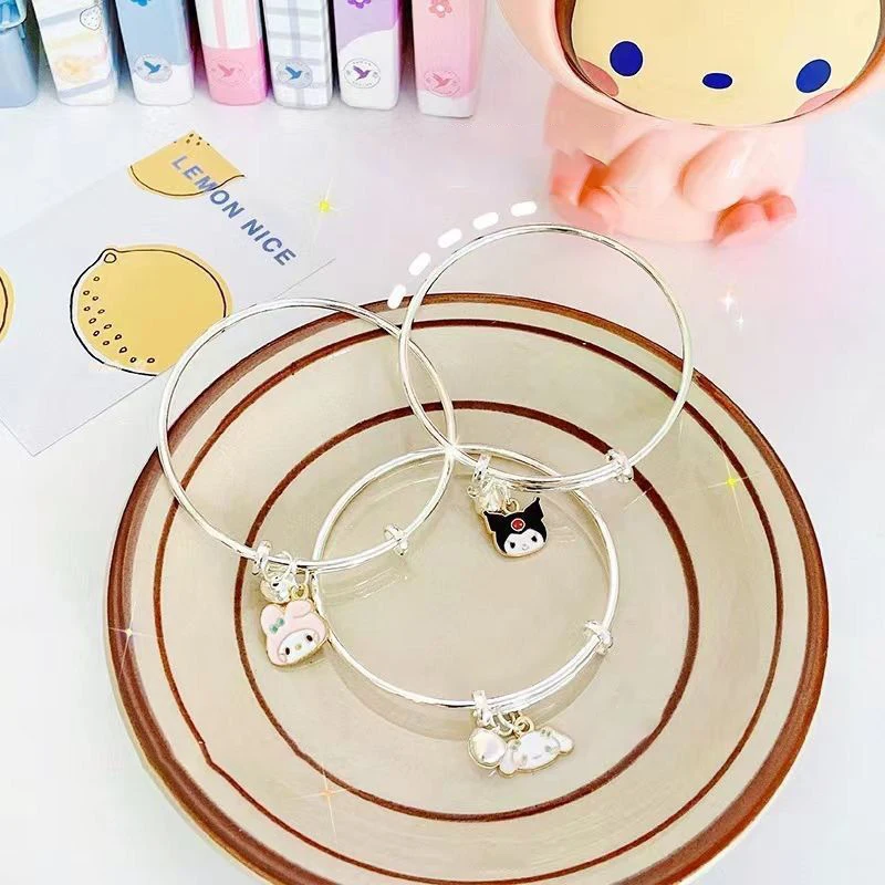 Pulsera de campana Sanrio de dibujos animados, brazalete ajustable con melodía Kuromi Cinnamoroll, regalo para pareja y amigo, accesorios de mano de moda