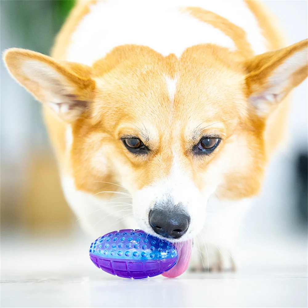 Stekelige Balhonden Lichaamsvorm Ontwerp Slijtage En Bijtbestendig Food Grade Rugby Maat 8 4.5 4.5Cm Hond Levert Hond Stuiterbal