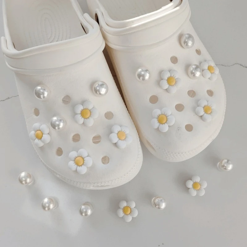14pcs/set Hole Shoe charm suitable for clogs detachable three-dimensional flower small white flower shoe decoration 2024 New