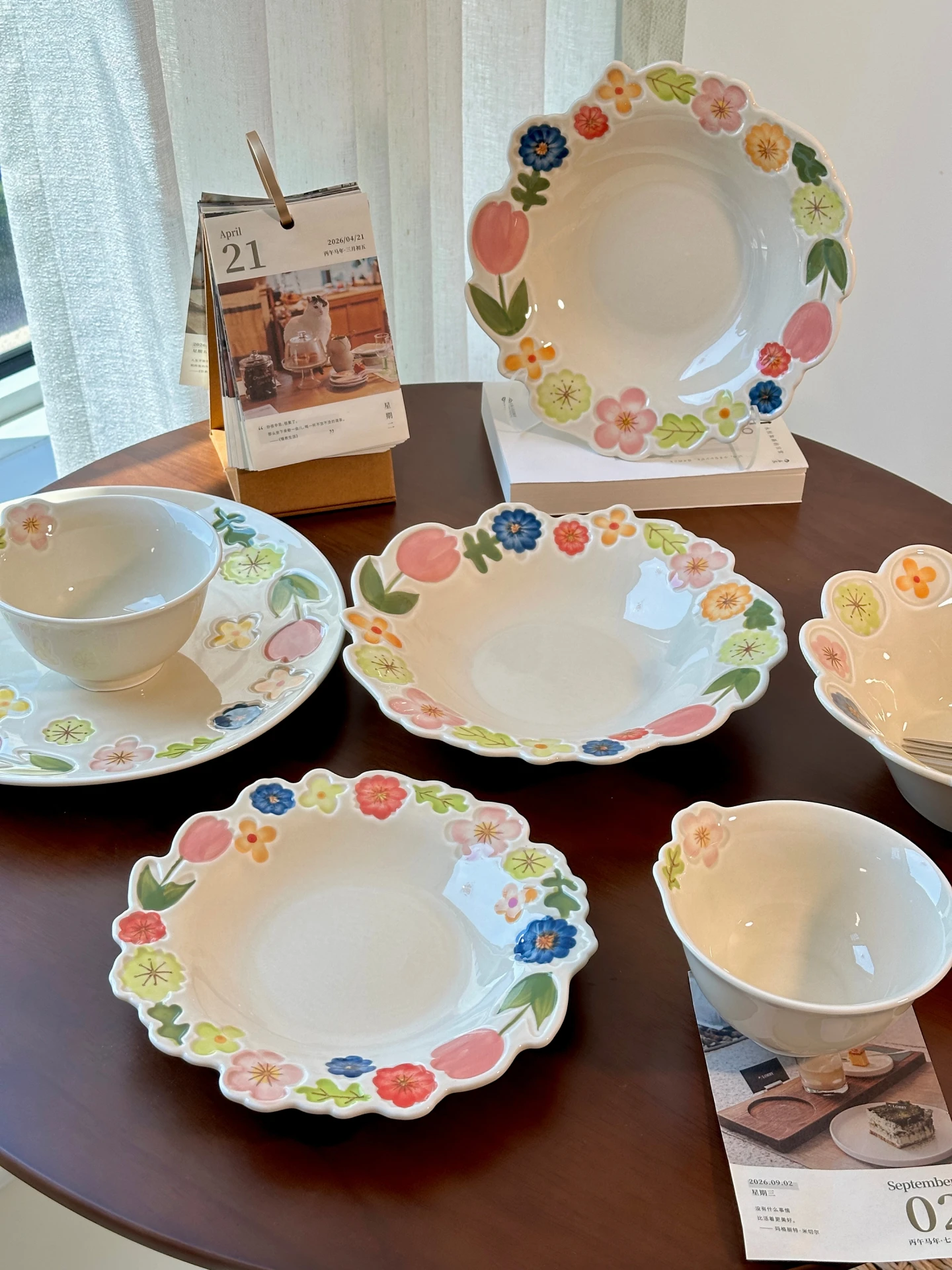 

Underglaze color flower ceramic tableware bowl set household 2025 new high-value rice bowl dishes fruit plates