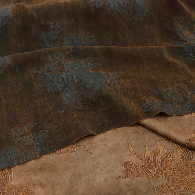 Il tessuto crespo Kouller in seta jacquard con motivo alla carpa del patrimonio culturale intangibile e pesante è un designer per l'abbigliamento