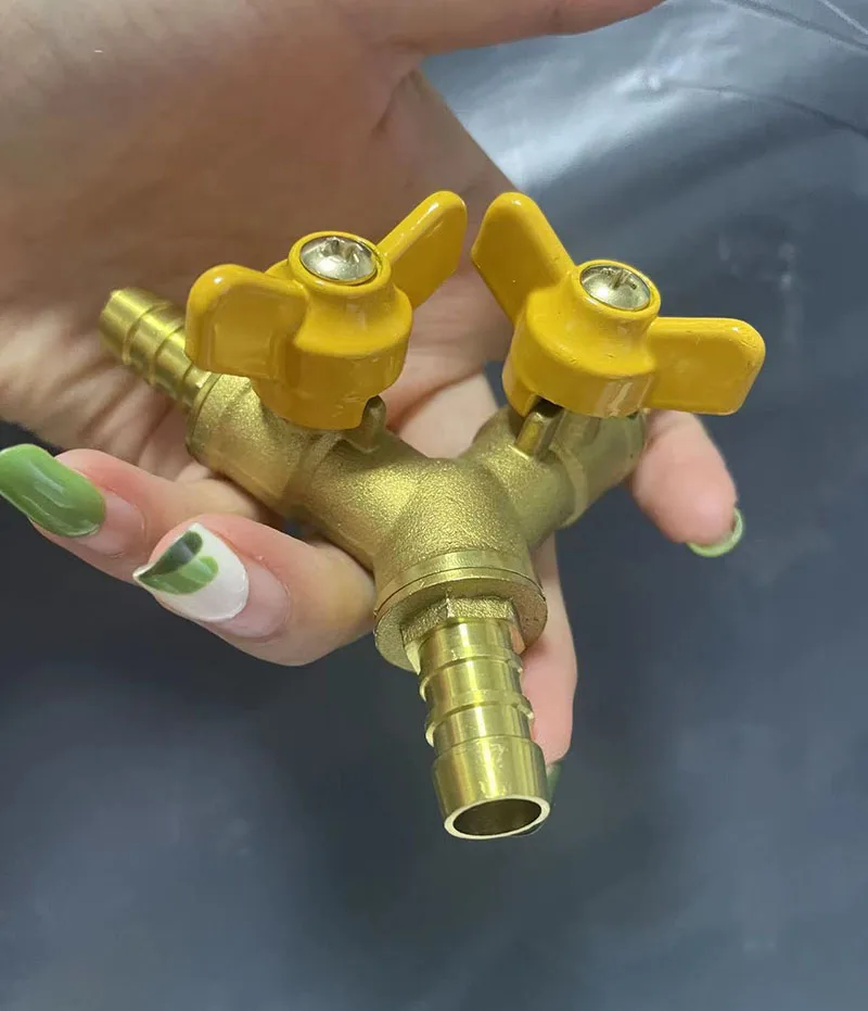 Semua Katup Tiga Arah Gas Tembaga 4 Titik Konektor Pipa Gas Terpisah dengan Saklar Gas Gas Cair Satu Titik Dua Katup Bola