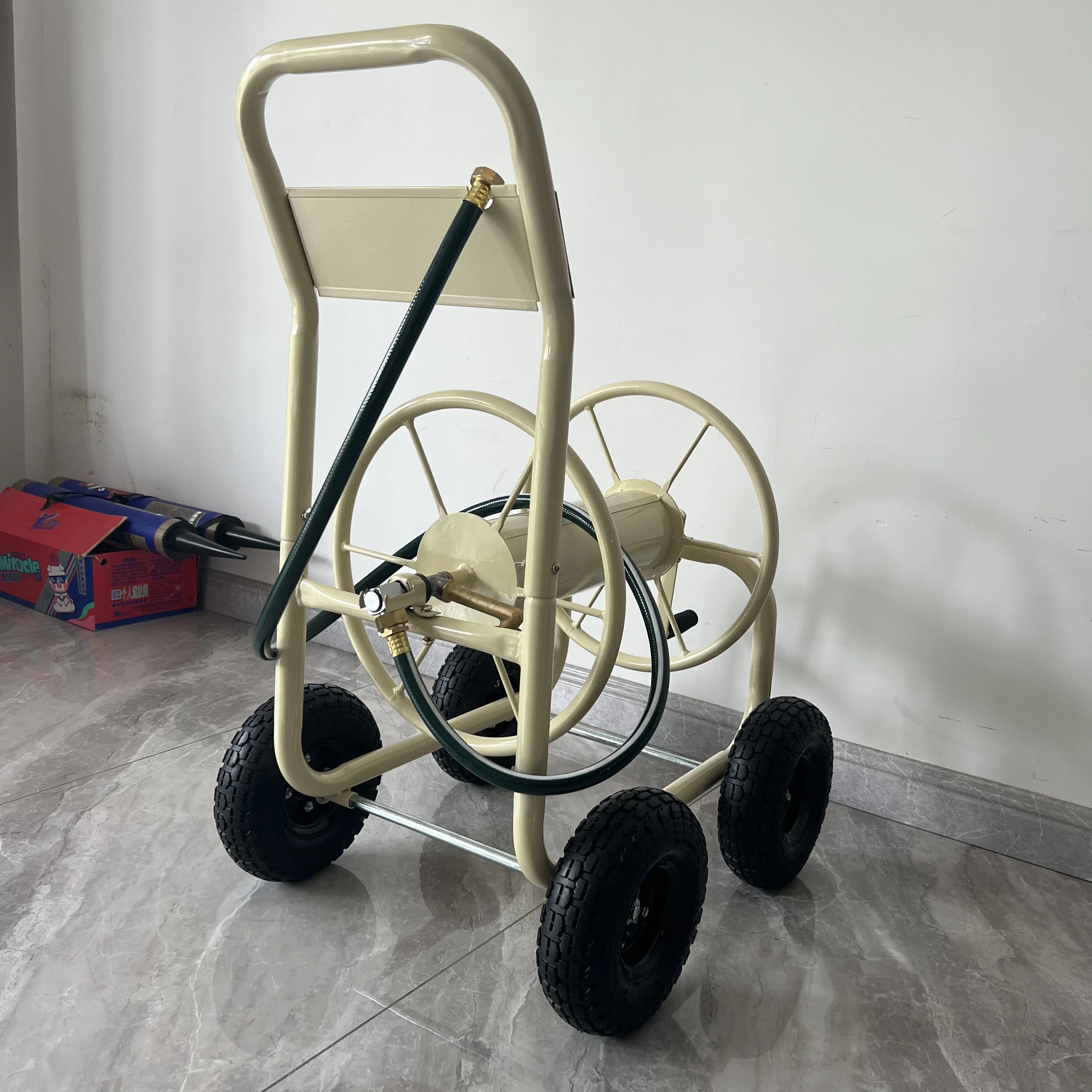 Carrello avvolgitubo in metallo resistente da giardino