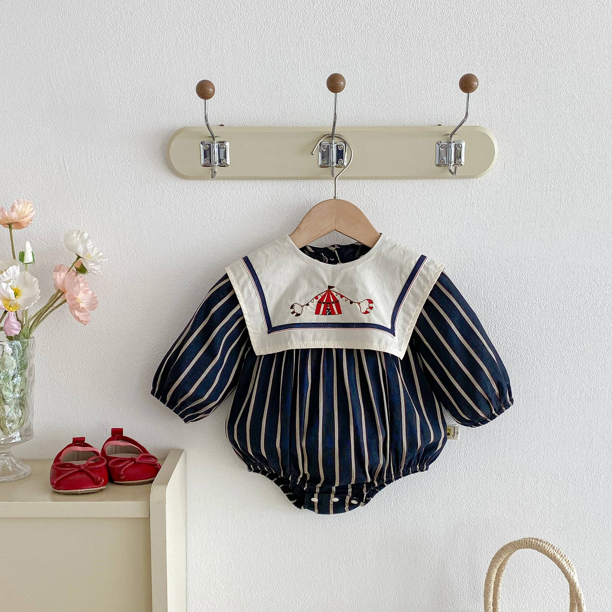 

Autumn girls' clothing: large lapel embroidered long-sleeved triangular jumpsuit, cute striped climbing dress
