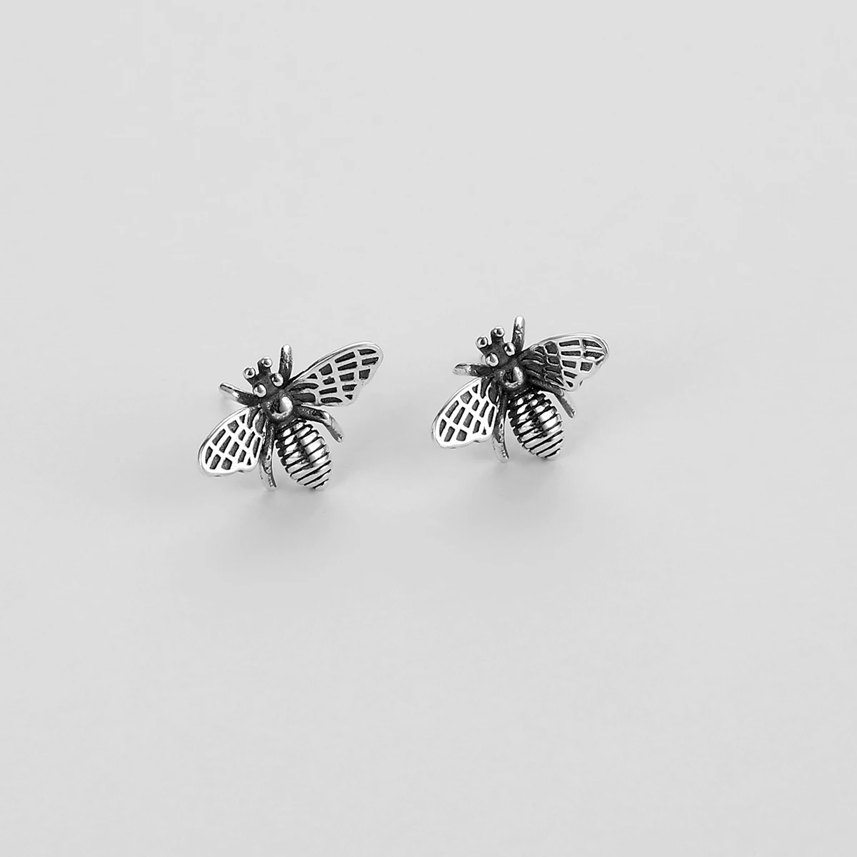 RYJU-pendientes de plata de ley 925 con forma de abeja para mujer, aretes simples de animales, joyería de uso diario