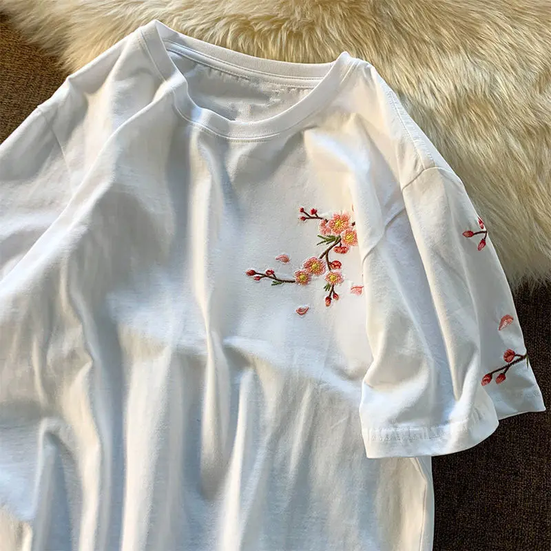 2022 Harajuku Chic Flower Embroidery Boho T Shirts White Cotton Elegant Ladies Tops O-neck Short Sleeve Loose Summer Graphic Tee