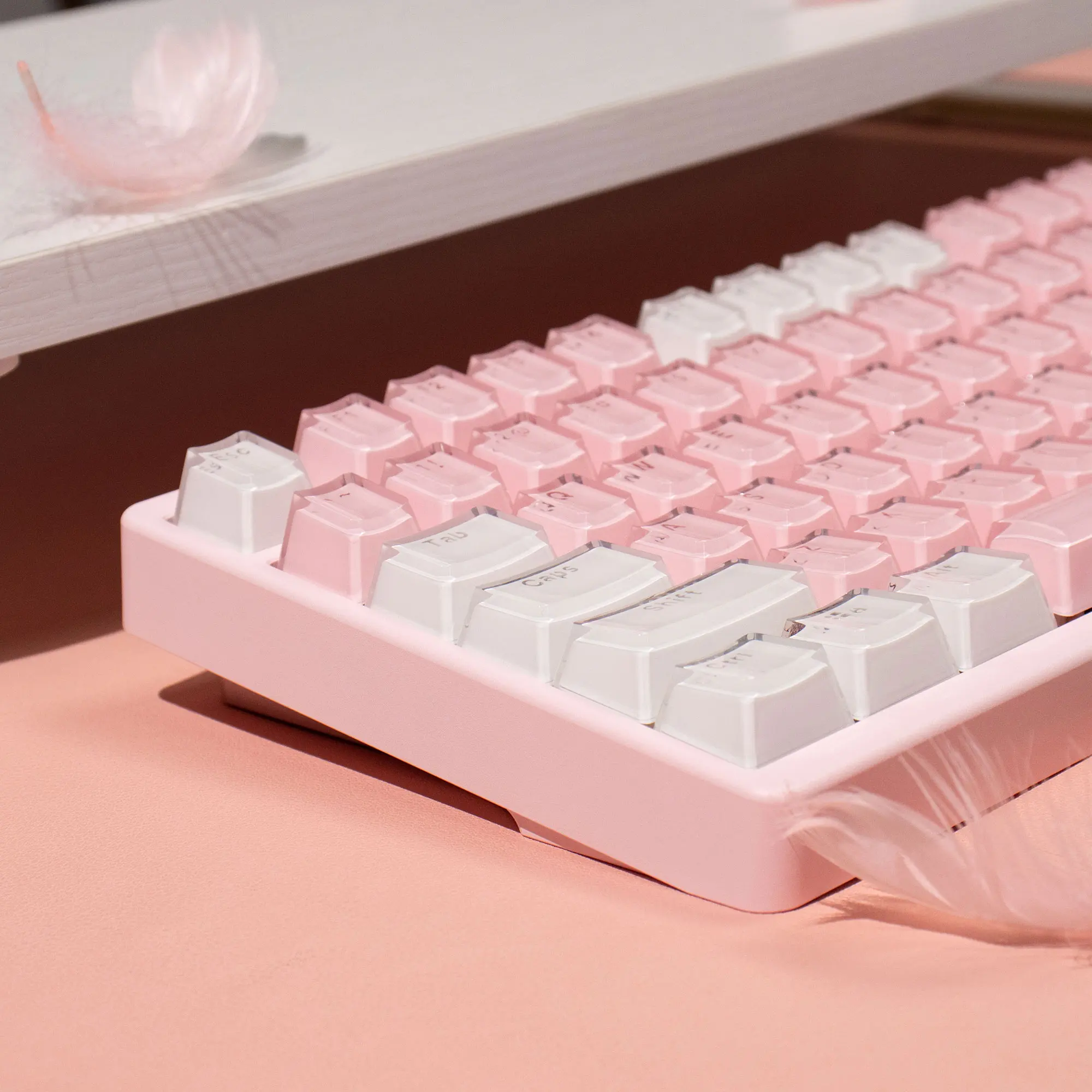 Crystal White Pink Jelly Keycaps OEM Profile 104 Keys ABS Double Shot Keycaps Set For MX Switches Mechanical Keyboard