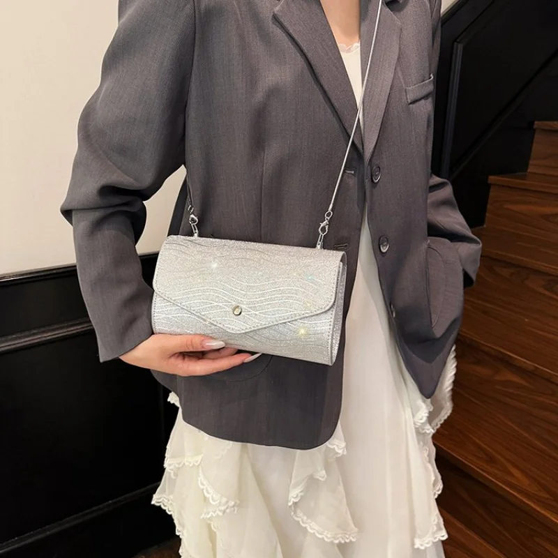 

Fashionable Leather Crossbody Bag For Women, Classic Design With Adjustable Chain And Luxury Brand Embellishment