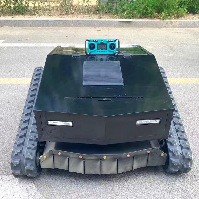Robot rasaerba fuoristrada personalizzabile con telecomando Soluzione per la cura del prato semovente a ciclo di quattro tempi