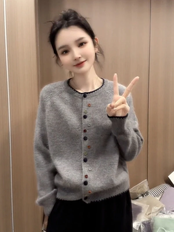 Loose Women's Knitted Cardigan Sweater  Button Casual Style Autumn Fashion Soft Fabric Long Sleeve round Neck Top