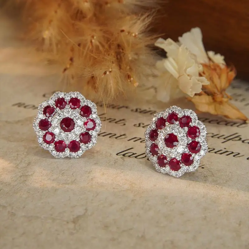 Dazzling Exquisite Vintage Ruby Flower Earrings for Women 925 Silver Red showy Snowflake Earings Stud Suitable for Daily Jewelry