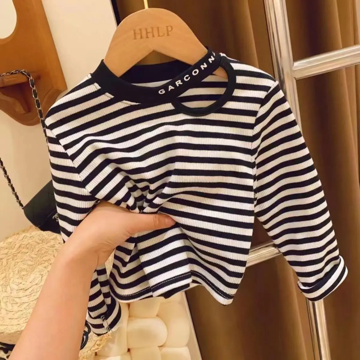 Baby Girls T-shirt 2023 Spring and Autumn New Letter Hollow Round Neck Stripe Long Sleeve Bottom Shirt Children\'s Outwear Top