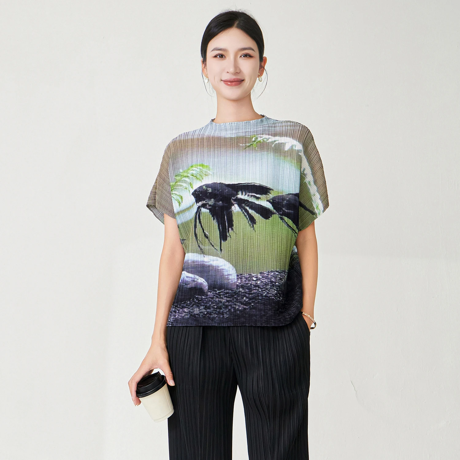 

Wholesale Smocked Clothing Women's Fashion Tops Summer Stretch Print Top Miyake Pleated Tops Casual T-shirts