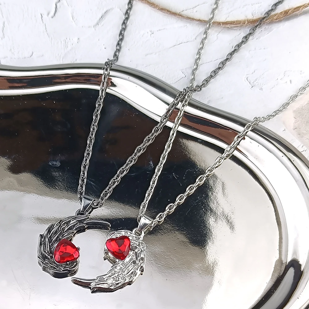 Collar de pareja de plumas de diamantes de imitación rojos, regalos del Día de San Valentín para mujeres y hombres, collares con colgante de ángulo del diablo, accesorios