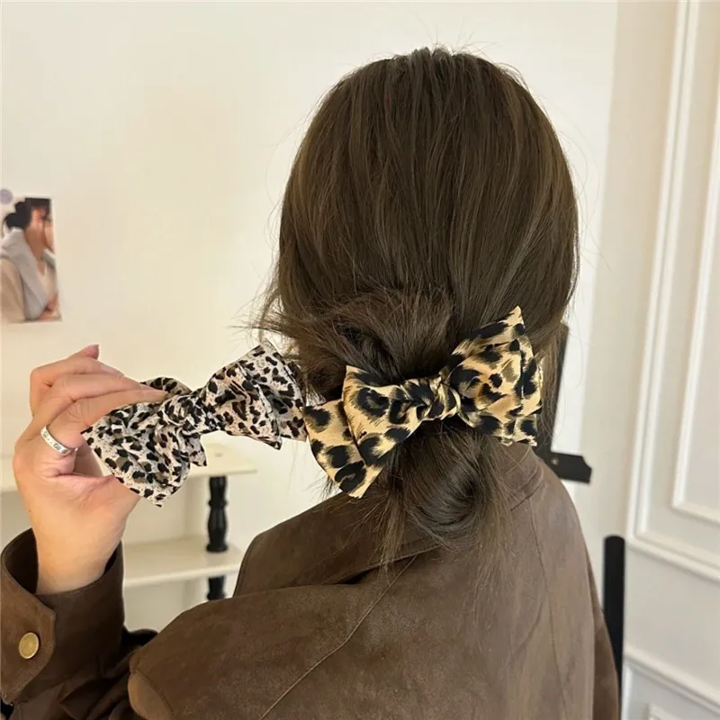 1pc Vintage Leopard Print Bow Premium Hair Grab Hair Accessory is suitable for women to wear