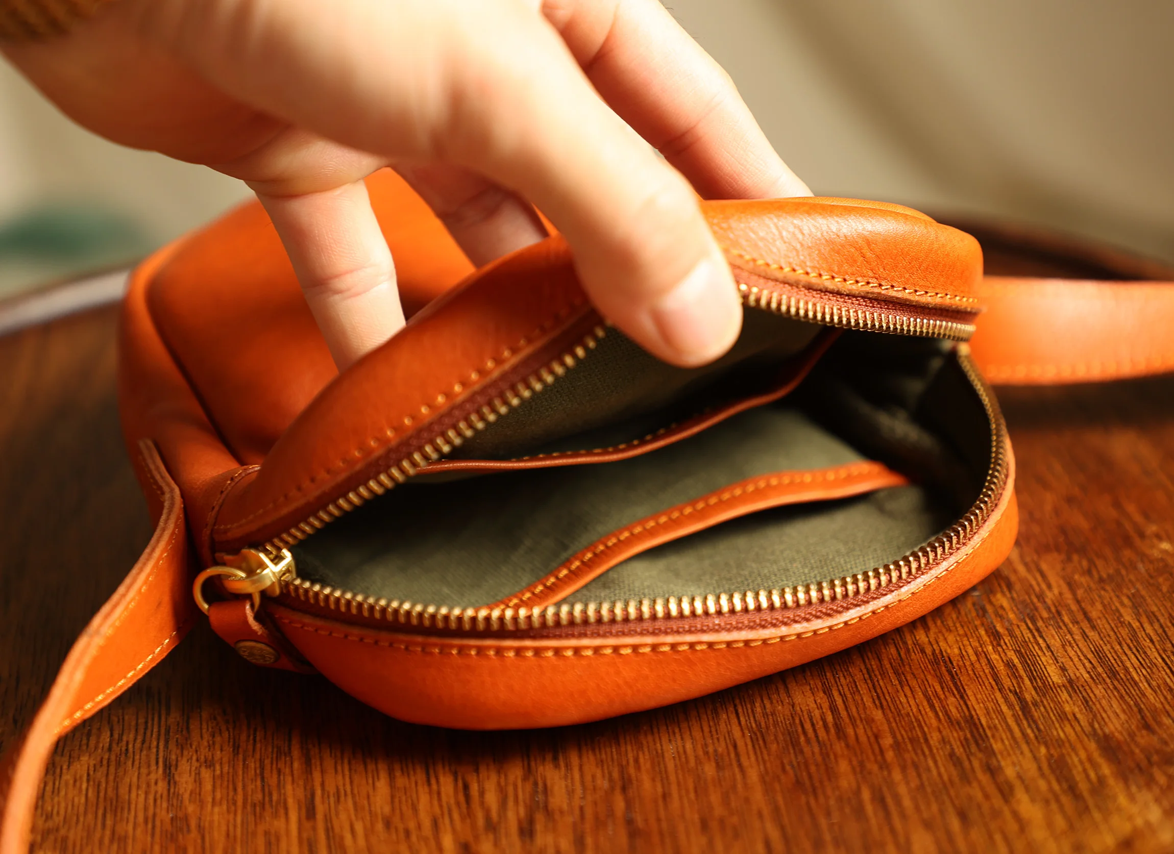 casual daily fashion designers vegetable tanned cowhide men's women's small shoulder bag genuine leather phone crossbody bag