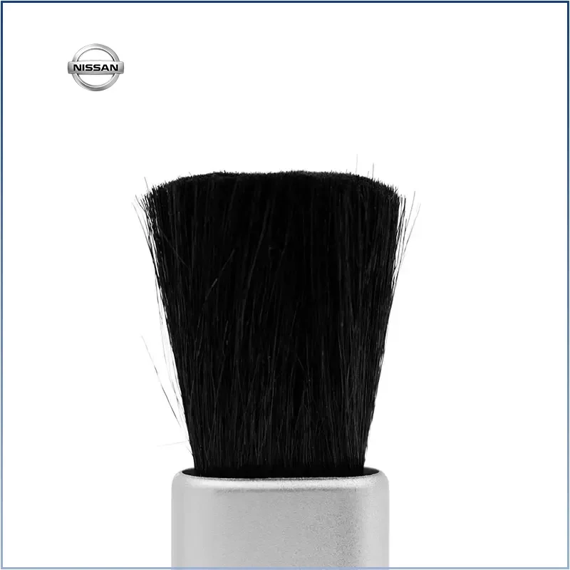 Adjustable Car Conditioning Air Outlet Brush Retractable Cleaning Brush for Nissan Leaf Sentra Patrol X-trail Qashqai Hub Caps