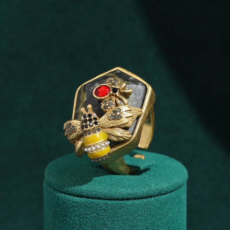 

Vintage Large Bee Ring Adjustable Irregular Natural Stone High Quality Jewelry Luxury Brand Designer Anniversary Party Accessory