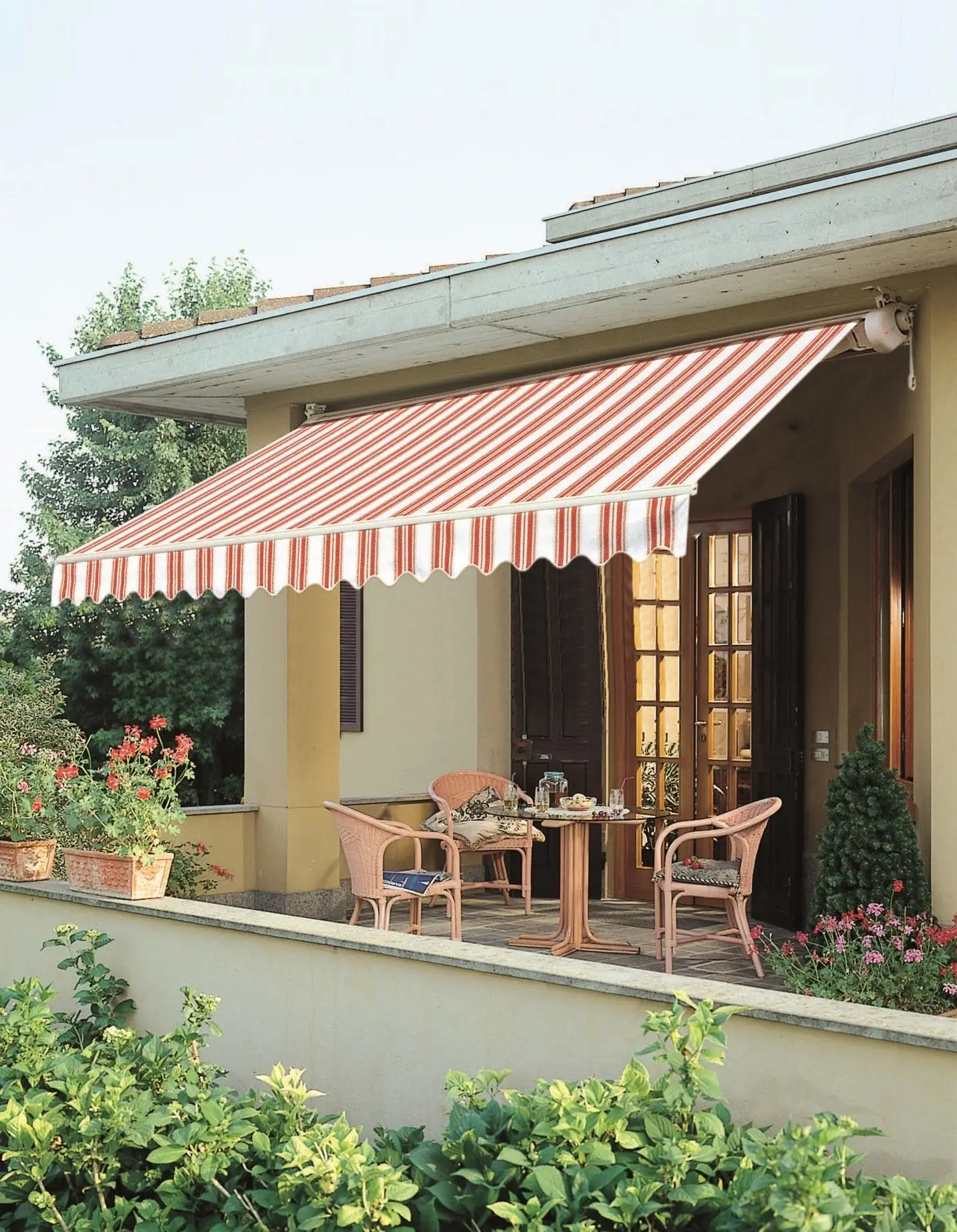 High Strength Custom Size Aluminium Alloy Motorized Awning Waterproof Retractable Full Cassette Awning and Canopies Customizable