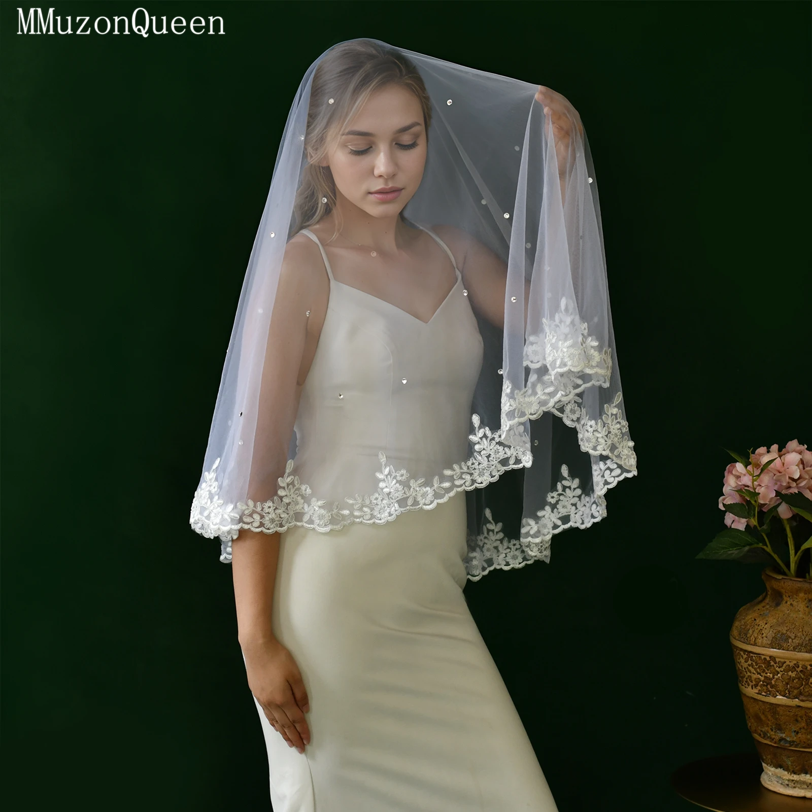 

Mmq Romantic White Lace With Pearl Single-Layer Veil Wedding Accessory, Hairless Comb Available For Customization M37