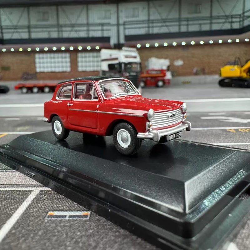 

1:76 Scale Austin A40 Vintage Car Simulation Alloy Model Static Display Collectible Toy Gift Souvenir Decoration Ornament
