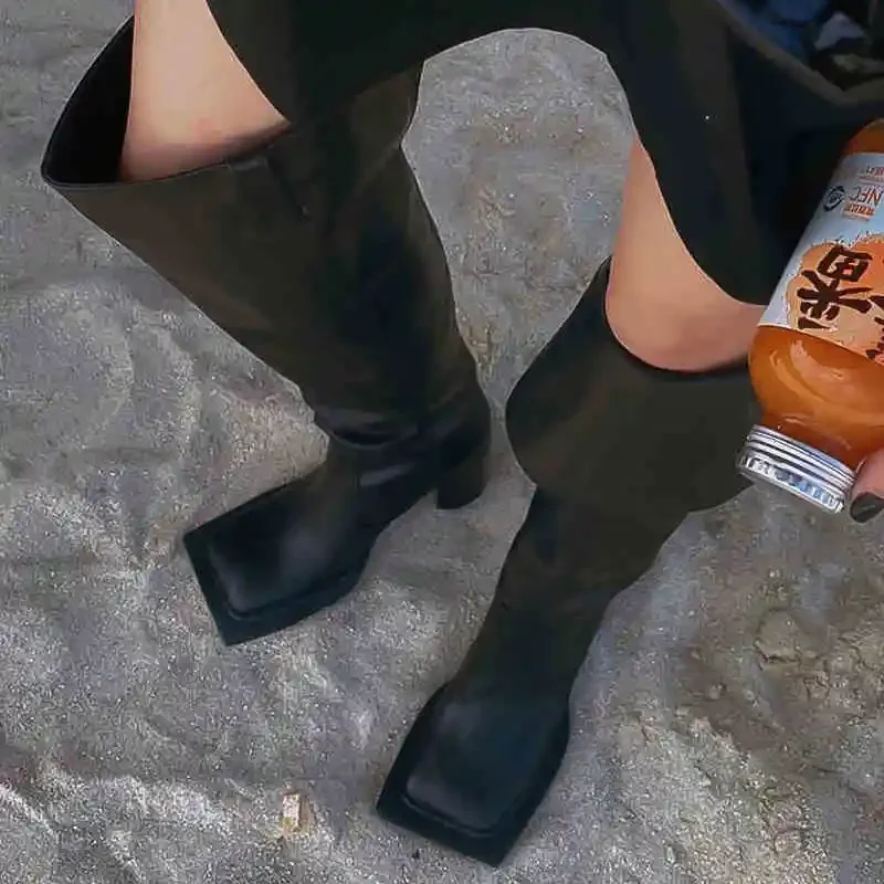 

Черные сапоги выше колена на блочном каблуке с квадратным носком, женские зимние сапоги без шнуровки на массивном каблуке 202, модная женская обувь