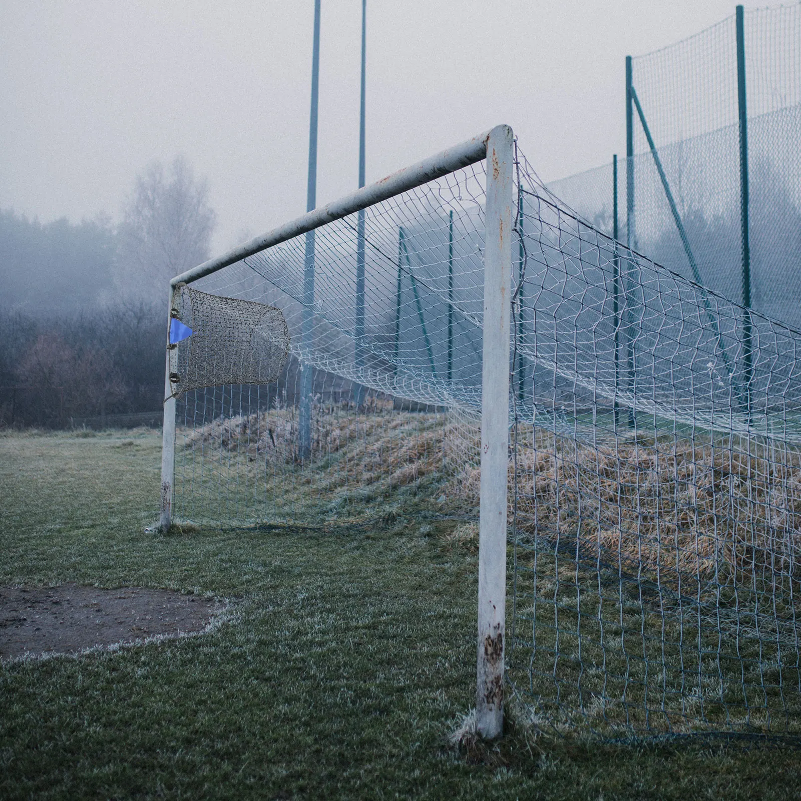 

Футбольная тренировочная сетка, легкая рама из полиэстера, футбольные ворота для использования в помещении и на открытом воздухе для заднего двора, дома, школы, вечеринки