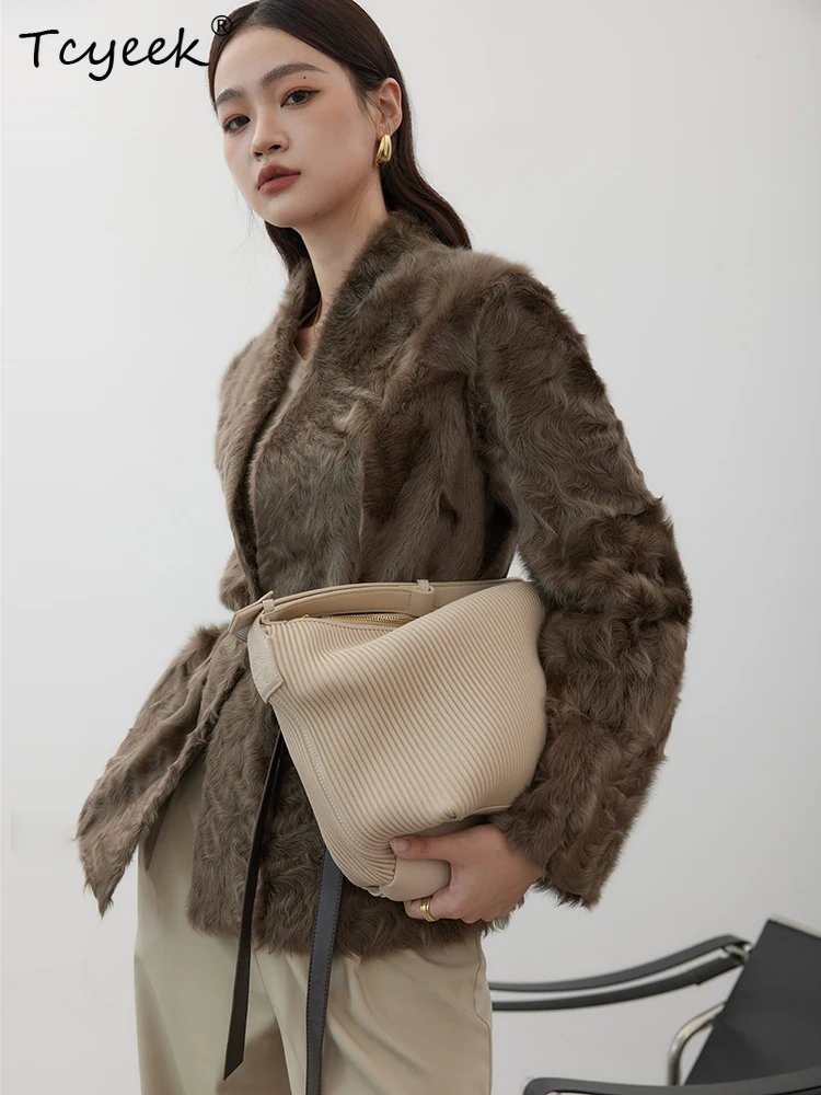 Tcyeek Genuine Wool Autumn Winter High End Trendy Wear V-neck Milk Coffee Tie on Both Sides Women's Wool Shearling Fur Coat